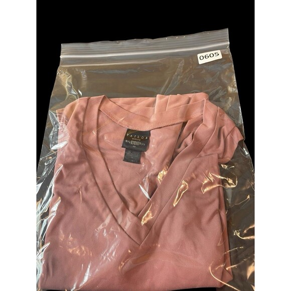 VTG Bmoss Pink Sleeveless V-neck Floral Embroidered Stretch M Top - Picture 8 of 8